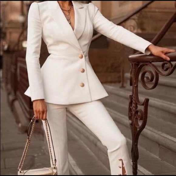 #6WHO’S THE BOSS - Picture 8 of 16